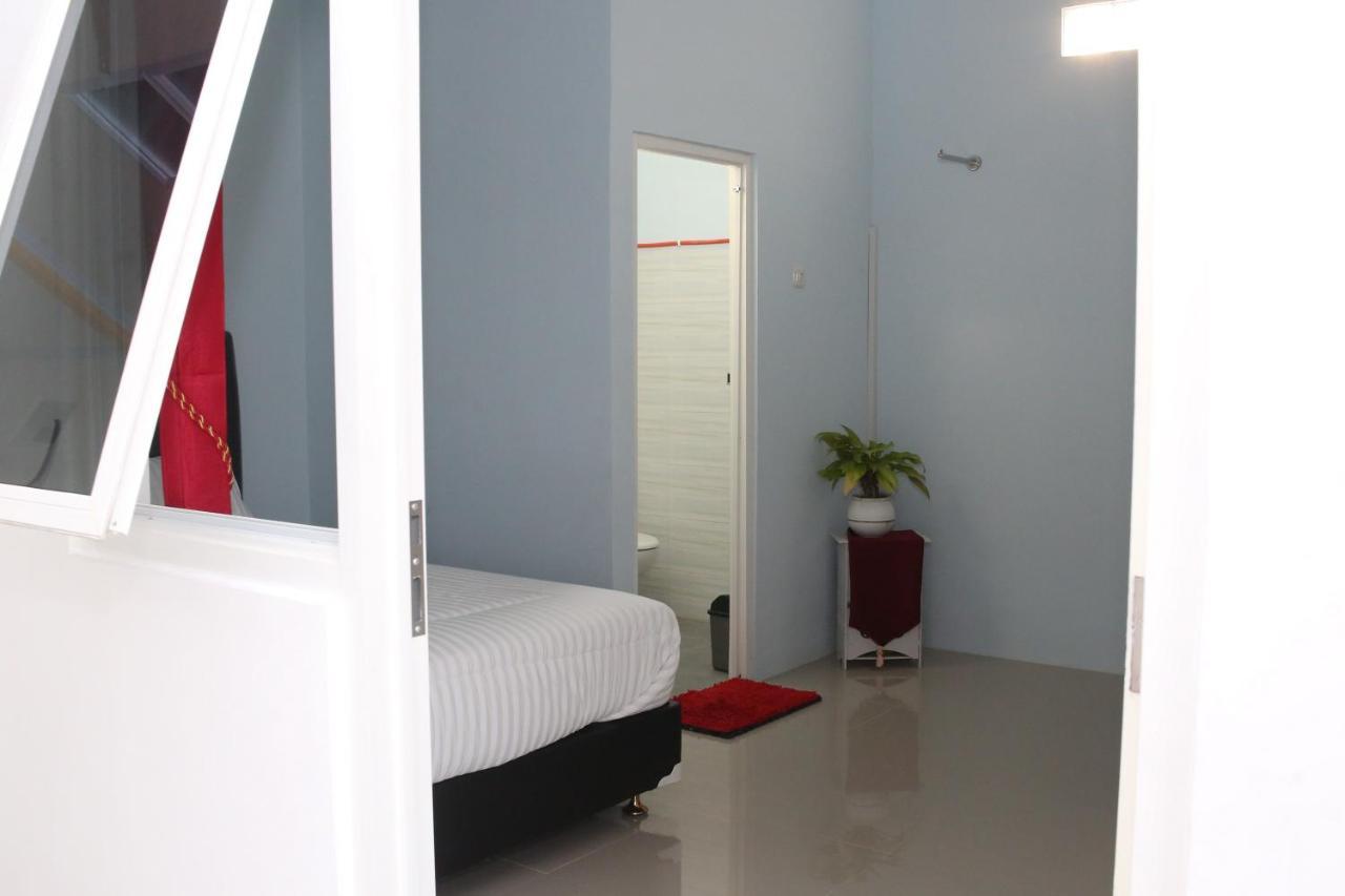 Reddoorz Syariah Near Suncity Mall Madiun Dış mekan fotoğraf