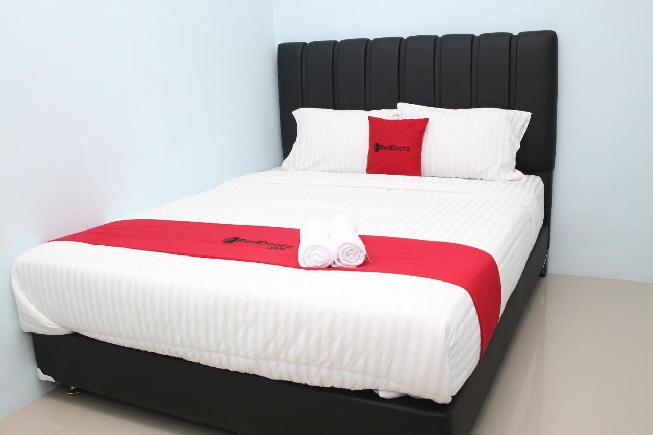 Reddoorz Syariah Near Suncity Mall Madiun Dış mekan fotoğraf