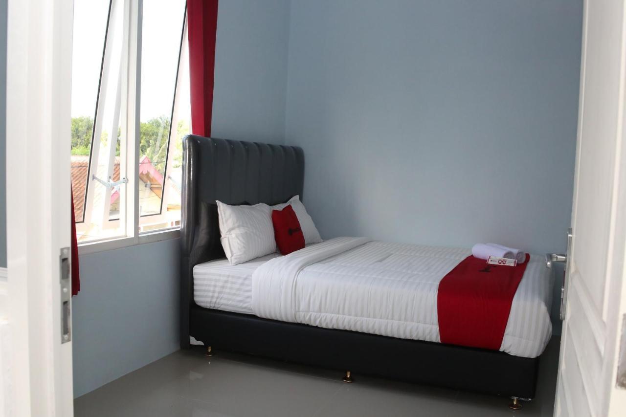 Reddoorz Syariah Near Suncity Mall Madiun Dış mekan fotoğraf