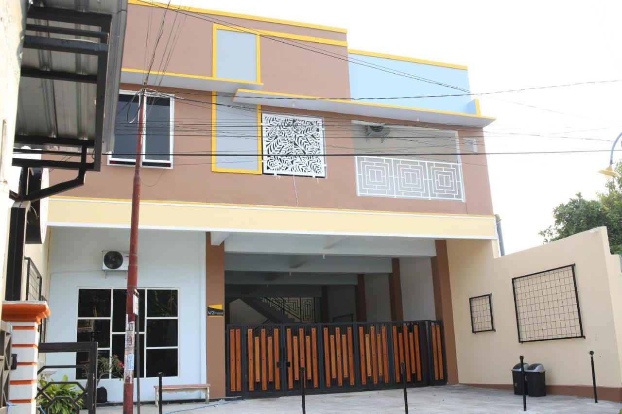 Reddoorz Syariah Near Suncity Mall Madiun Dış mekan fotoğraf