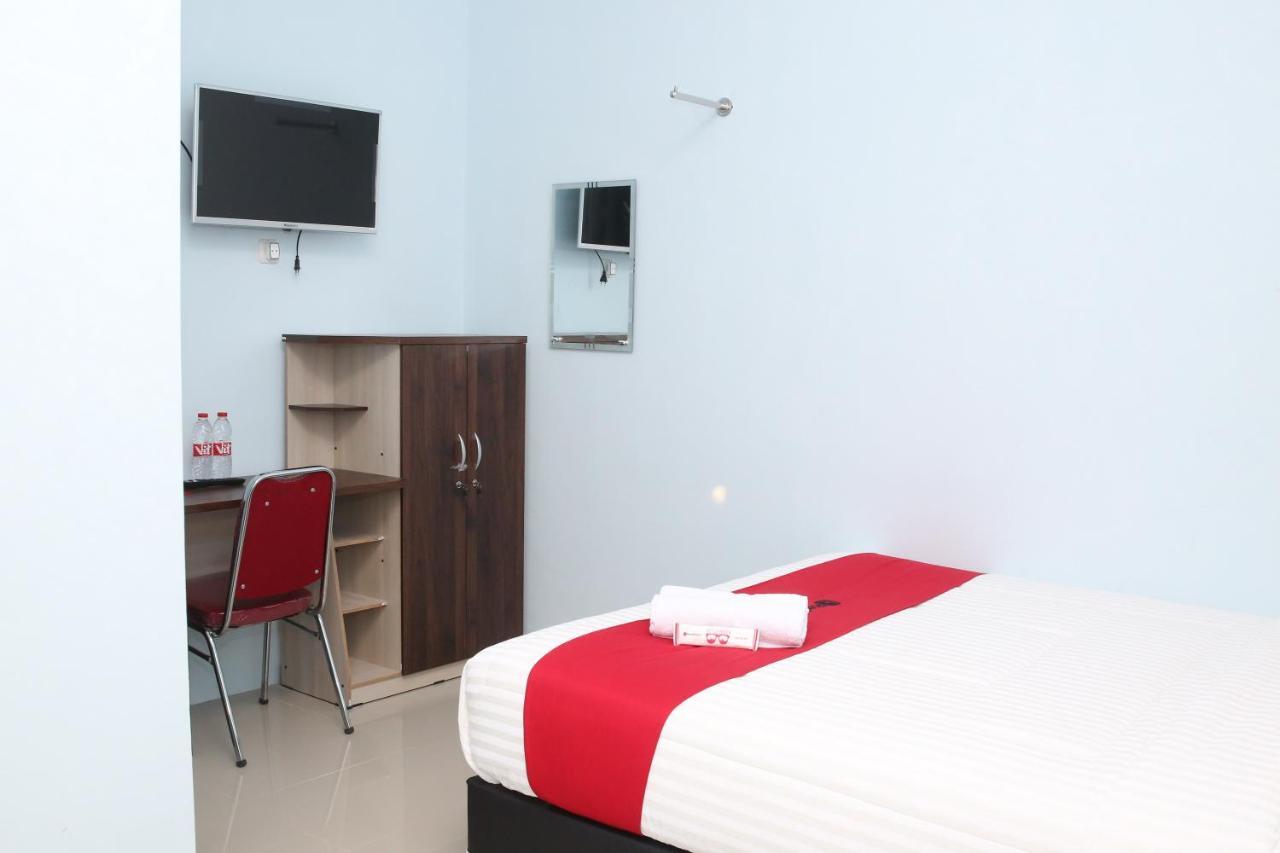 Reddoorz Syariah Near Suncity Mall Madiun Dış mekan fotoğraf