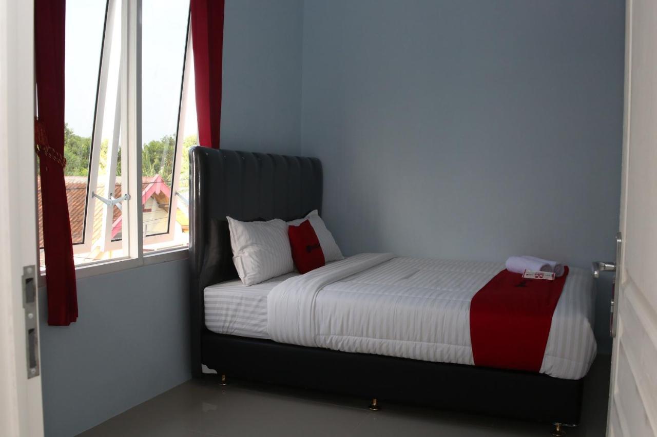Reddoorz Syariah Near Suncity Mall Madiun Dış mekan fotoğraf