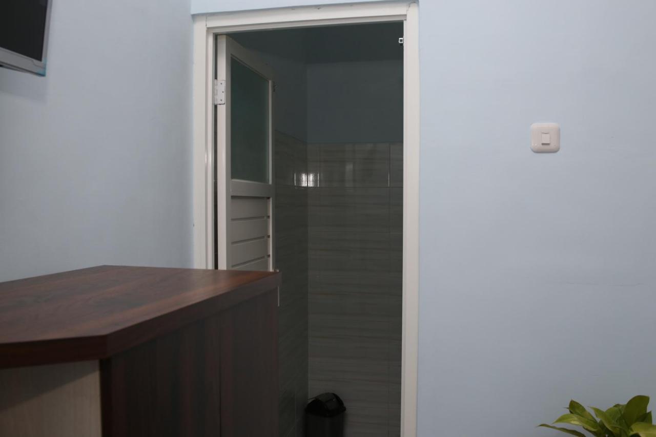 Reddoorz Syariah Near Suncity Mall Madiun Dış mekan fotoğraf