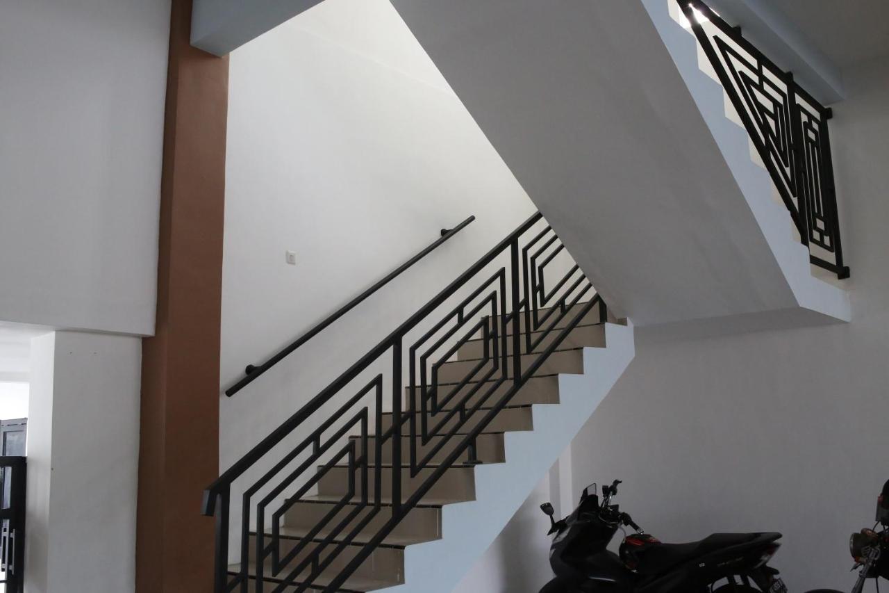 Reddoorz Syariah Near Suncity Mall Madiun Dış mekan fotoğraf